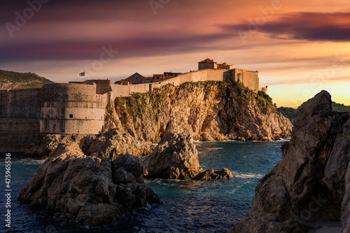 Bild auf Leinwand View of Fort Bokar, the city's ancient walls and the west harbor