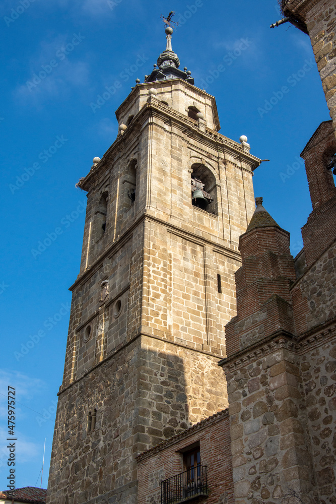 Torre campanario de la iglesia Santa María la Mayor en Talavera de la Reina