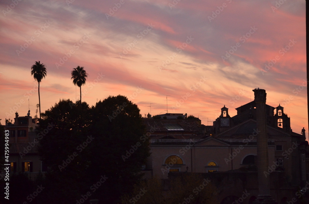 Some photos from the Eternal City of Rome, Italy, taken while strolling across the city centre and over the river Tiber on a sunny Fall day, with Rome's typical churches, bridges and statues