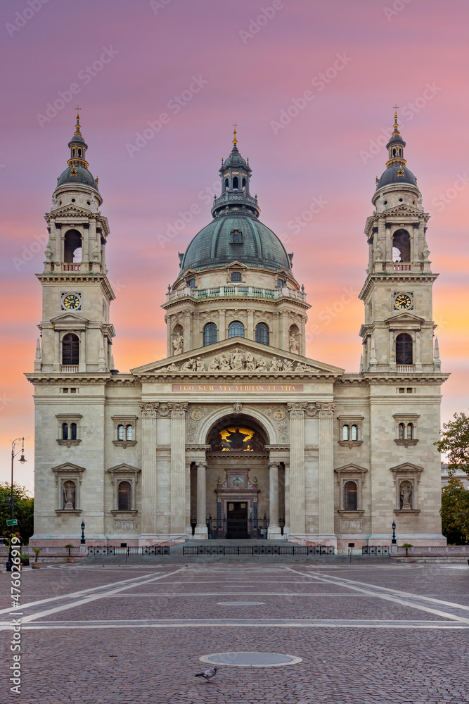 St. Stephen's basilica in center of Budapest, Hungary(translation 