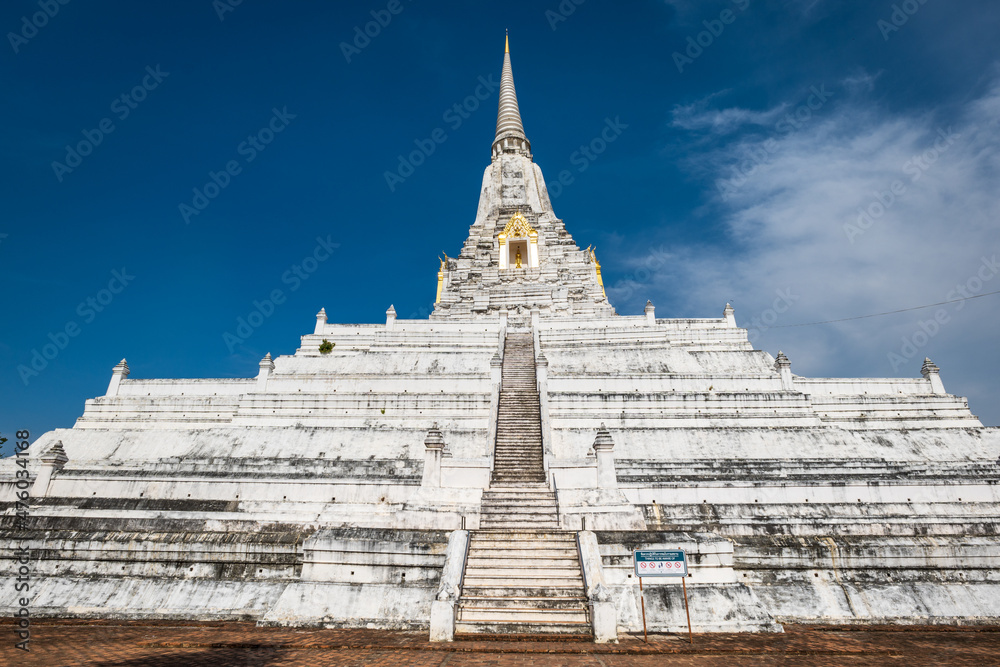Wat Phukhao Thong (also known as the Monastery of the Golden Mount in English) is a Buddhist chedi tower in the ancient capital of Thailand, Ayutthaya, a popular tourist destination. 