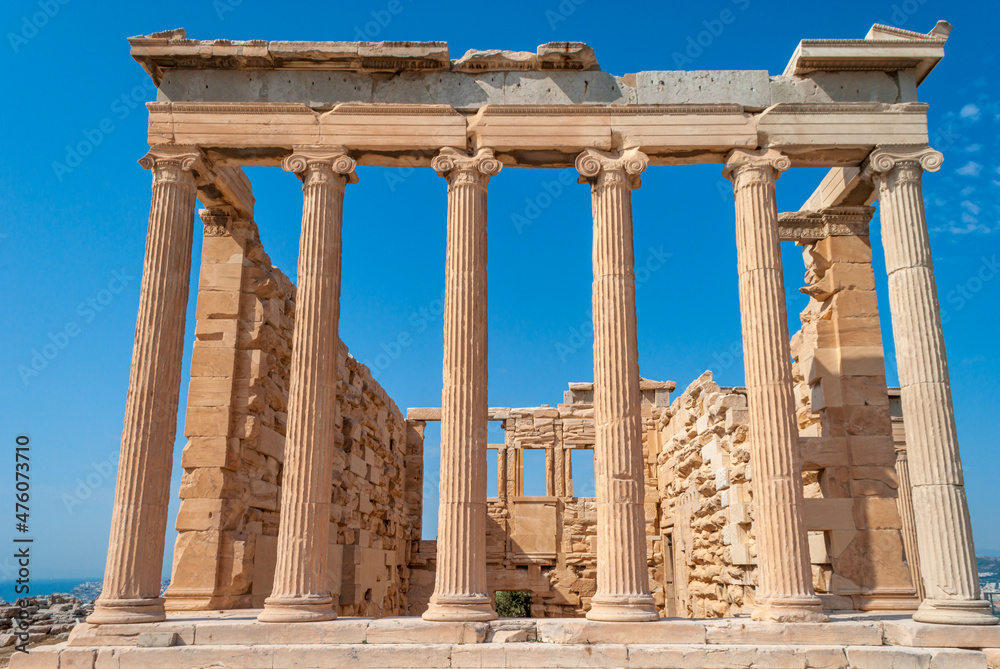 Obraz premium Columns of the Temple of Athena Polyas in Acropolis