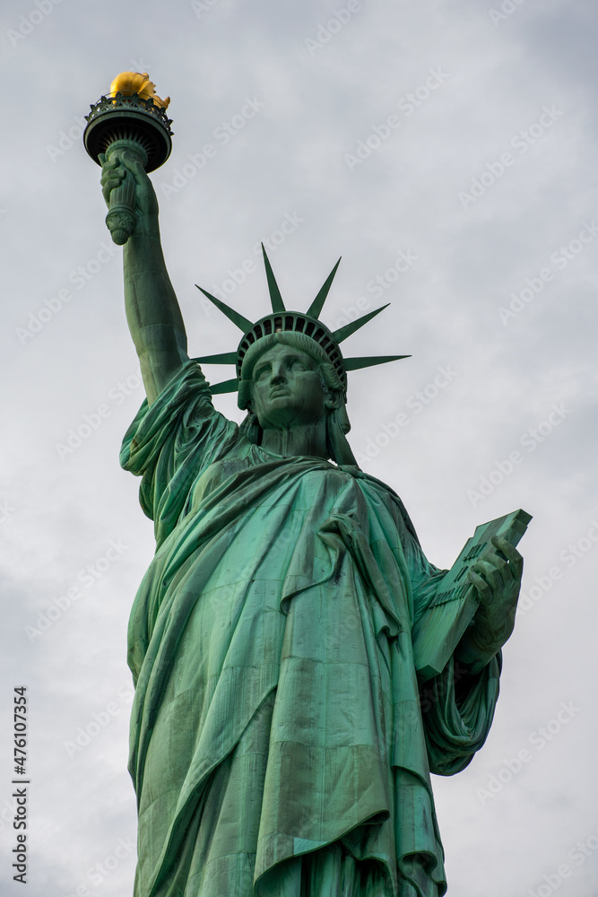 Fototapeta premium Statue of Liberty and Skyline