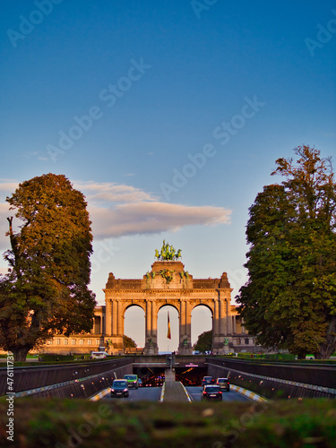 Fotografie Vertical shot of Parc du Cinquantenaire, Brussels, Belgium.