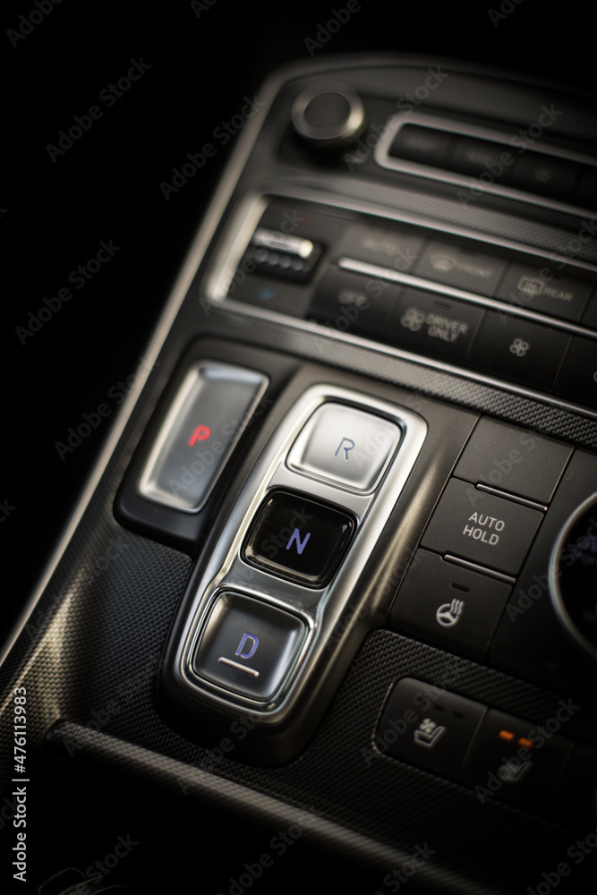 Automatic button gear shifter in a new car