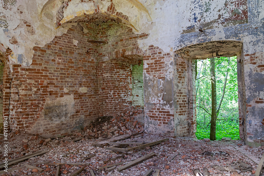 Fototapeta premium interior of an abandoned orthodox church