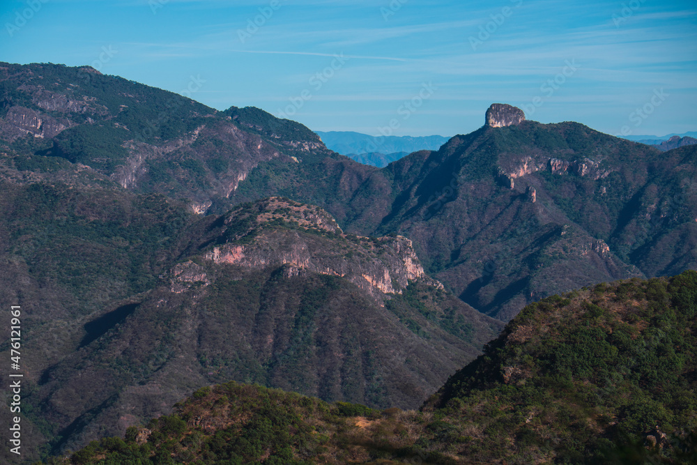 El paisaje de la montaña de Sinaloa tierra de raramuris tarahumaras