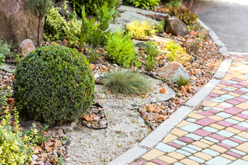 Crédence de cuisine Pantone 2025 Mocha Mousse Creative landscape design in beautiful green park  © Pixel-Shot
