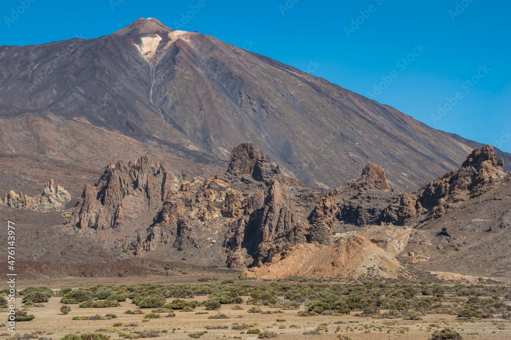 View of the beautiful Roque Cinchado, also known as Los Roques de Garcia - Santa Cruz de Tenerife, Canary Islands, Spain View of the beautiful Roque Cinchado, also known as Los Roques de Garcia - Santa Cruz de Tenerife, Canary Islands, Spain