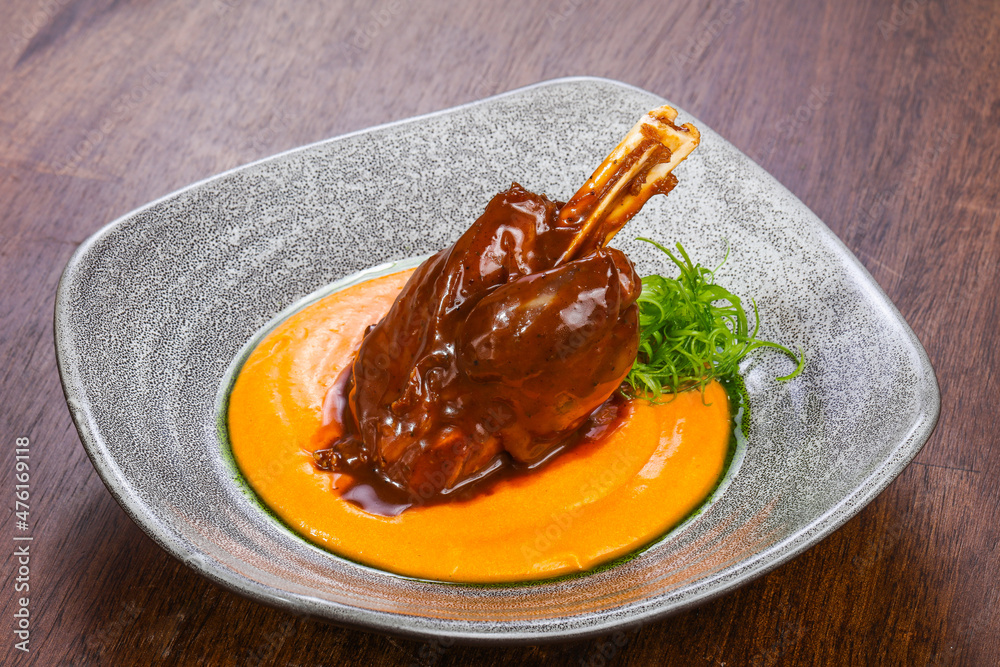 Lamb leg with cream sauce Lamb leg with cream sauce