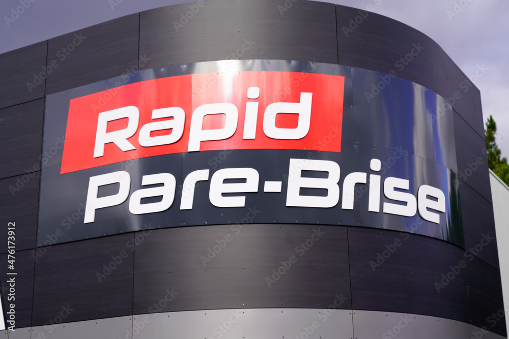 Rapid pare-brise brand sign store and text logo on facade station service  of glass car repair foto de Stock | Adobe Stock