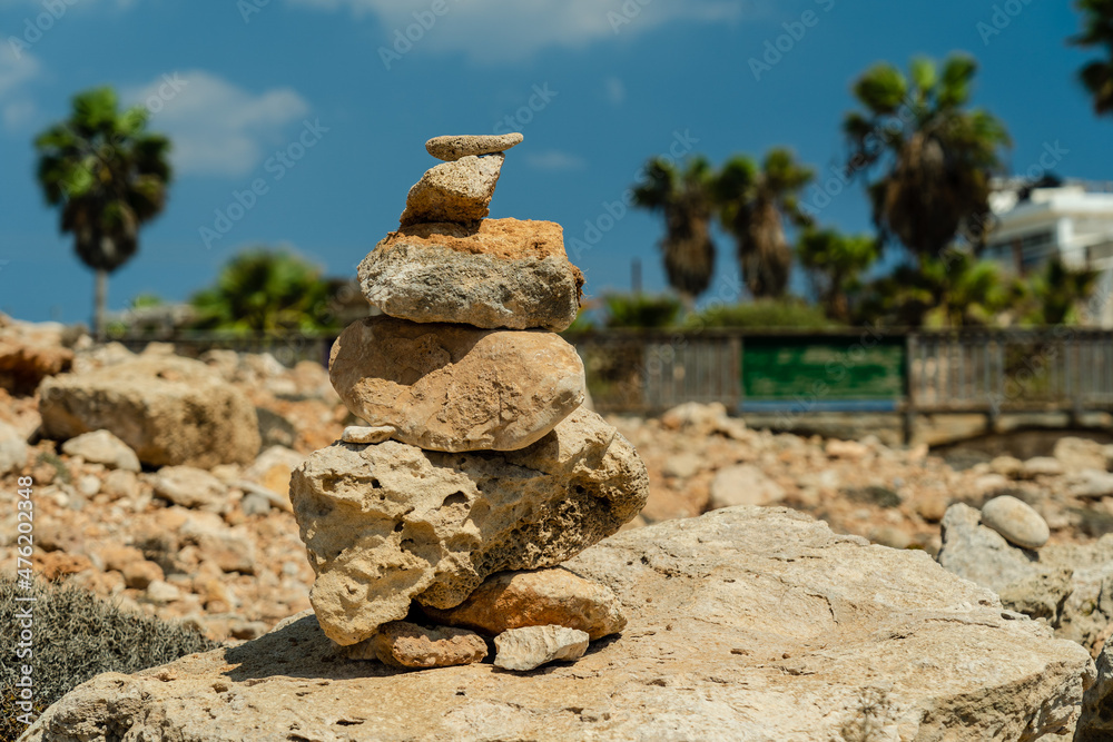 Pyramids of stones. Balancing stones Pyramids of stones. Balancing stones