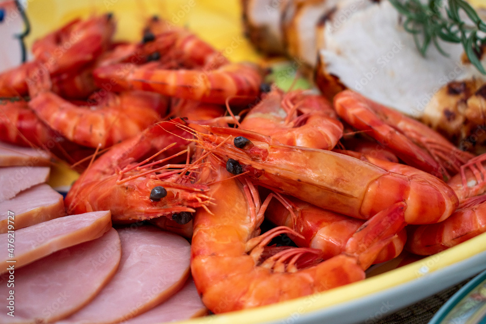 Shrimps on a Christmas plate