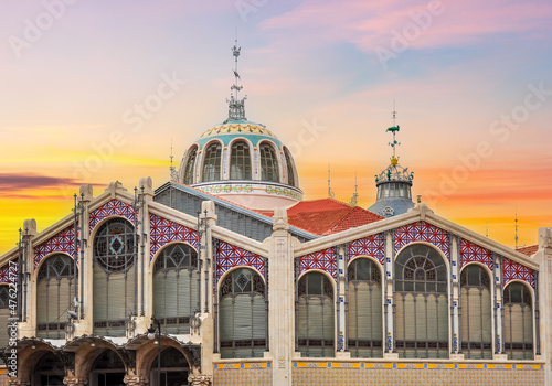 Foto Central market (Mercat Central) building in Valencia, Spain