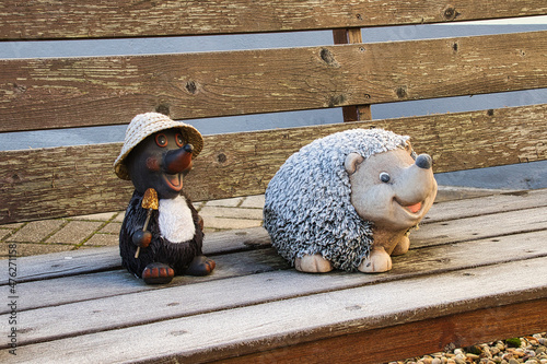 Maulwurf und Igel auf Eis