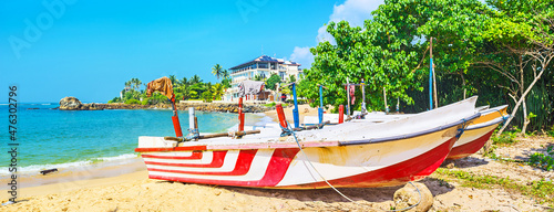 Obraz na plátně Panorama with boats in Midigama resort, Sri Lanka