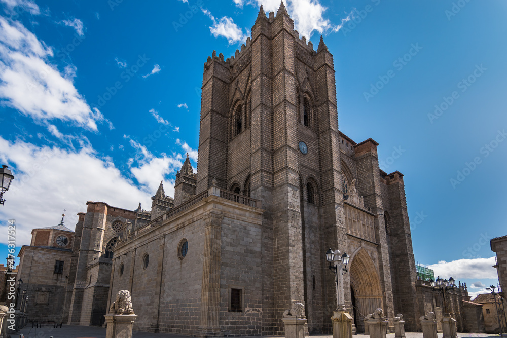Fototapeta premium Avila, Spain, October 2019 - view of Avila Cathedral