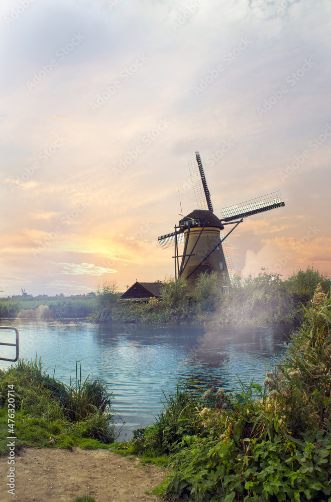 BEAUTIFUL WINDMILLS IN NETHERLANDS