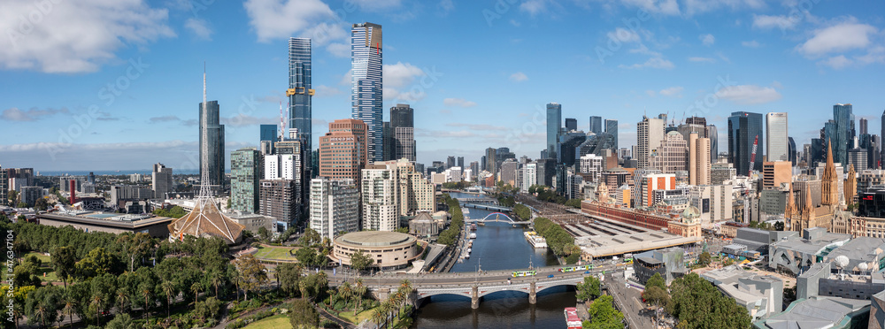 Naklejka premium Aerial panoramic view of the beautiful city of Melbourne Australia
