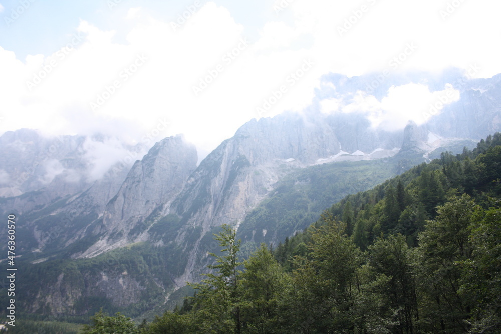 Fototapeta premium Verso il Rifugio Fratelli Grego