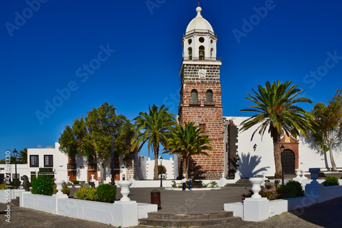 Fotografie, Obraz The church Parroquia de Nuestra Senora de Guadalupe de Teguise in the town Tahiche, Lanzarote, Spain