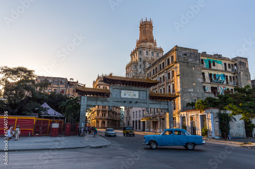 Chinatown, Barrio chino, gate in Havana, Cuba © Pavel