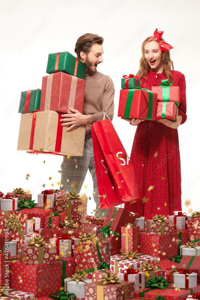 happy couple on shopping happy couple on shopping