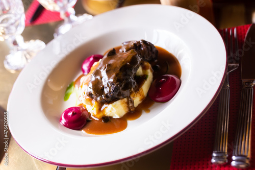 beef cheek with mashed potatoes and currant oil