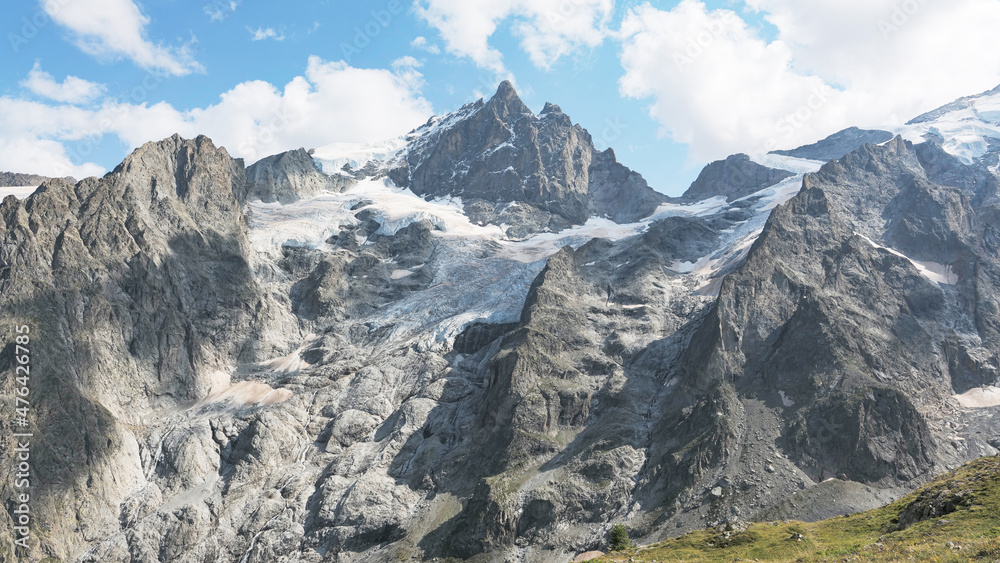 Massif des écrins, la Grave et le glacier de la  Girose