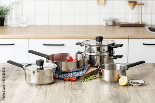 Bilde på lerret Stainless steel cookware