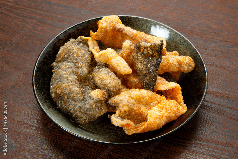 鮭の皮揚げチップス