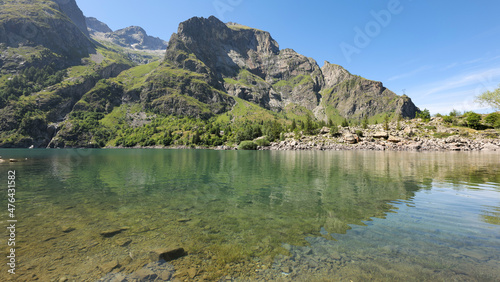Massif des écrins, lac et cascades du Lauvitel