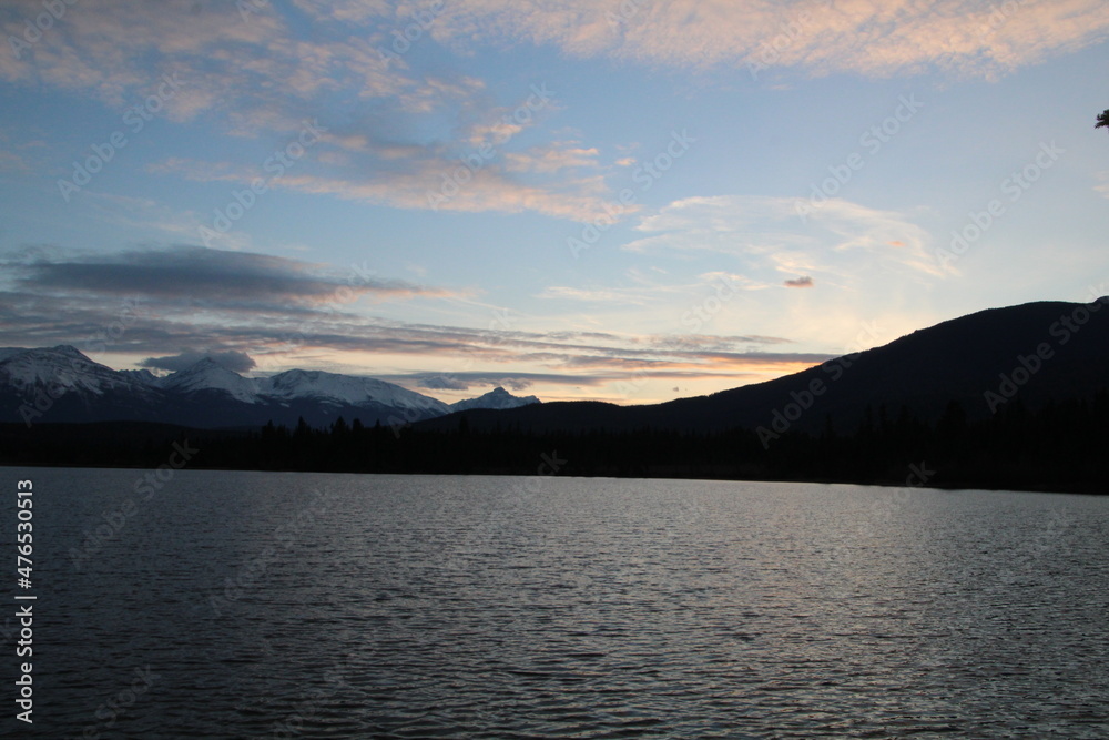 Fototapeta premium sunset over the lake