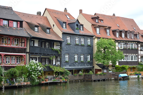 Fototapeta Naklejka Na Ścianę i Meble -  Historische Bauwerke am Fluss Pegnitz in der Altstadt von Bamberg, Franken, Bayern