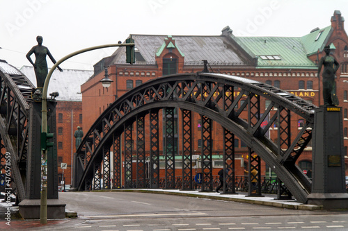 Puente o Bridge en la ciudad de Hamburgo o Hamburg en el pais de Alemania o Germany © Alvaro Martin