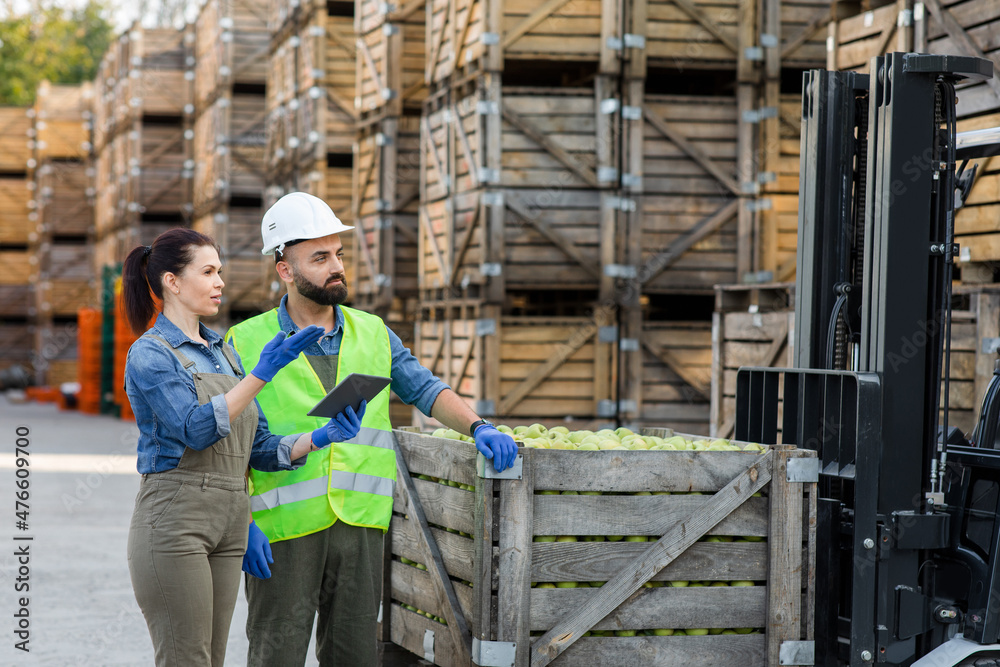 Management, sale and storage, control of organic fruit business and industry Management, sale and storage, control of organic fruit business and industry