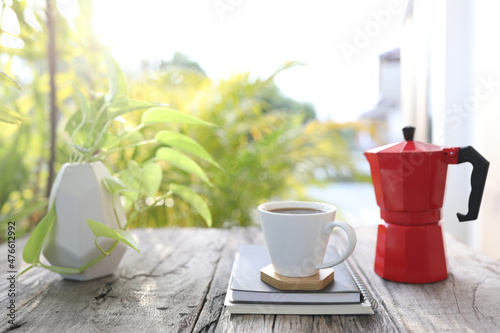 Billede på lærred Red moka pot and coffee cup