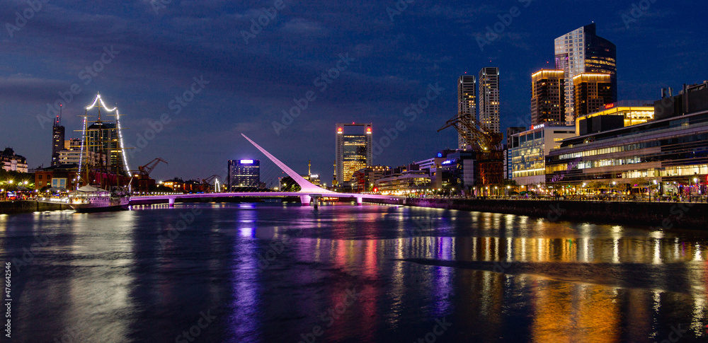Fototapeta premium Puerto Madero, Buenos Aires, at night