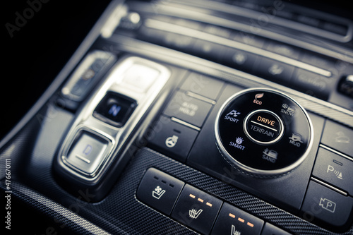 Valokuva Modern car drive mode selector button