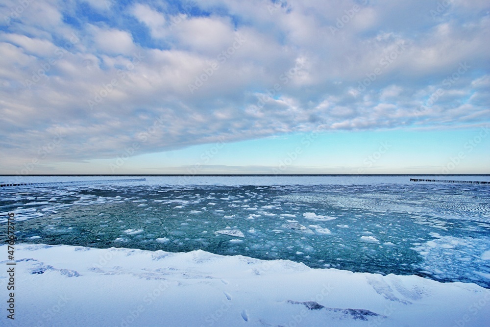 Ostseeküste unter Eis und Schnee