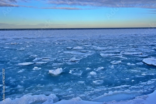 Ostseeküste unter Eis und Schnee