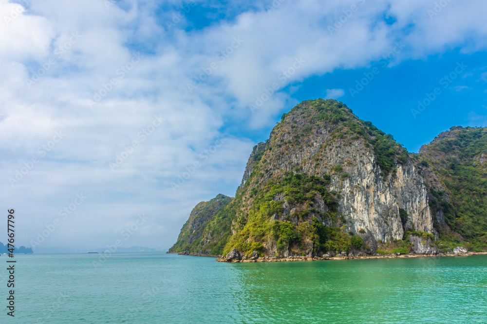Fototapeta premium Ha Long Bay landscape, Vietnam