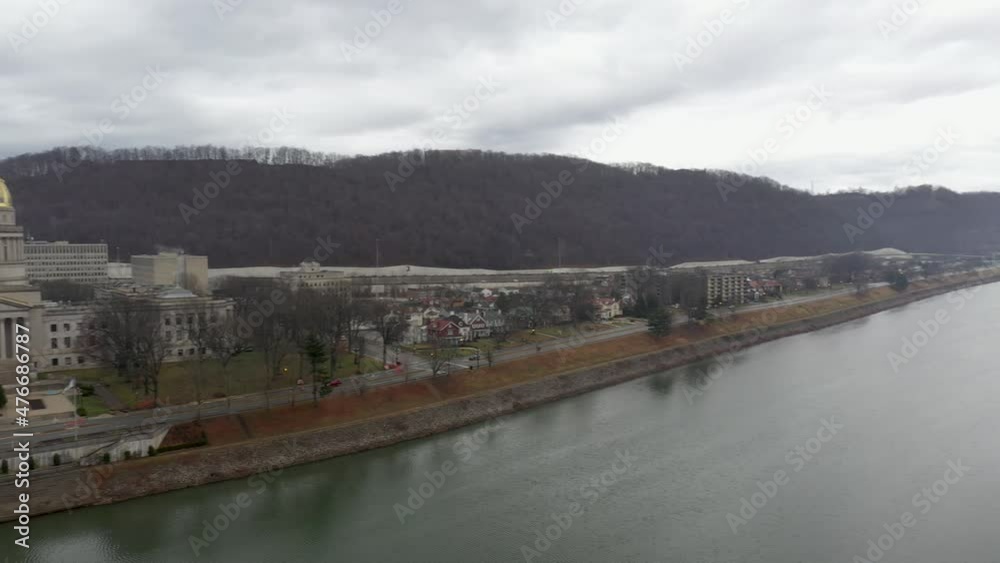 4K Pan of West Virginia Capital in Charleston 4K Pan of West Virginia Capital in Charleston