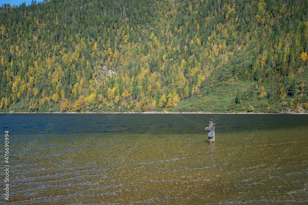 Fishing on Soboliniy Lake in the choirs of the Khamar-Daban ridge 