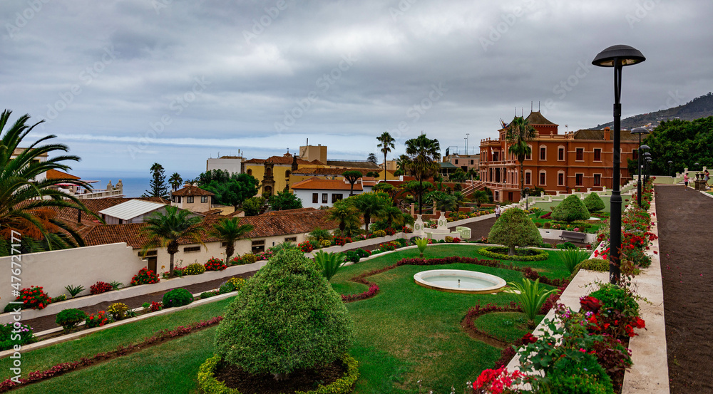 Obraz premium View of flower beds in Victoria Gardens in La Orotava, Tenerife