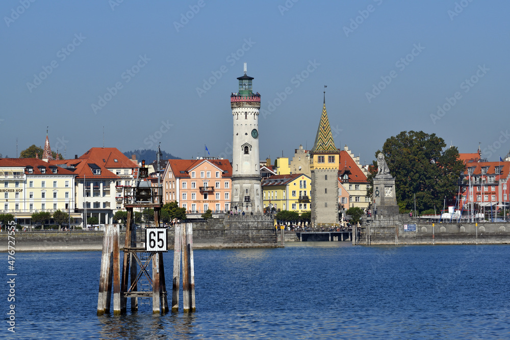 Obraz premium Lindau am Bodensee, Blick zur Stadt am Hafen