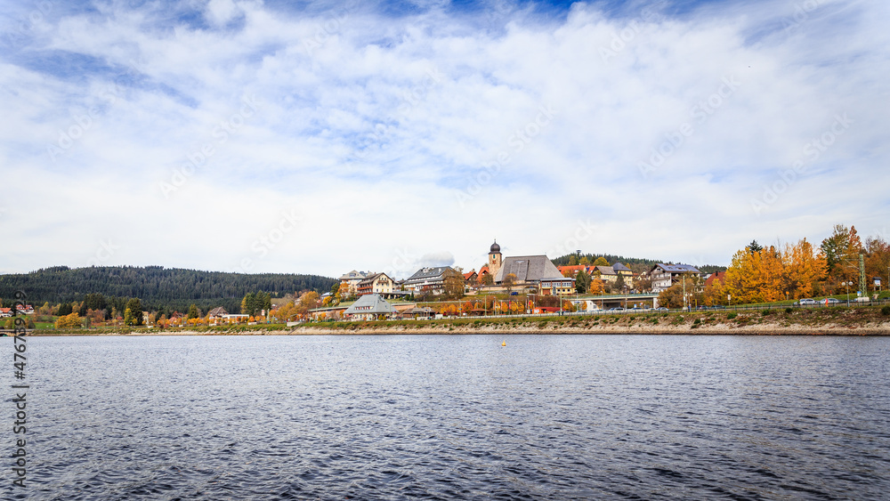 Fototapeta premium autumn black forest panorama lake