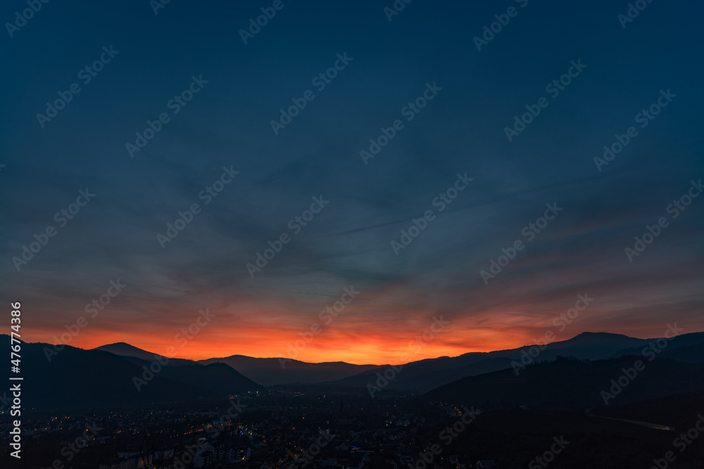 Grand ciel d'hiver sur la vallée de Munster et Turckheim, Alsace, France Grand ciel d'hiver sur la vallée de Munster et Turckheim, Alsace, France