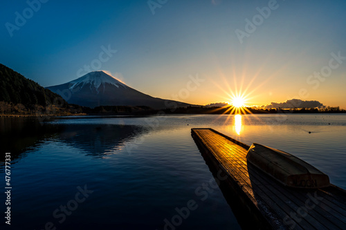 Fotografia 静岡県富士宮市にある田貫湖の冬の夜明け