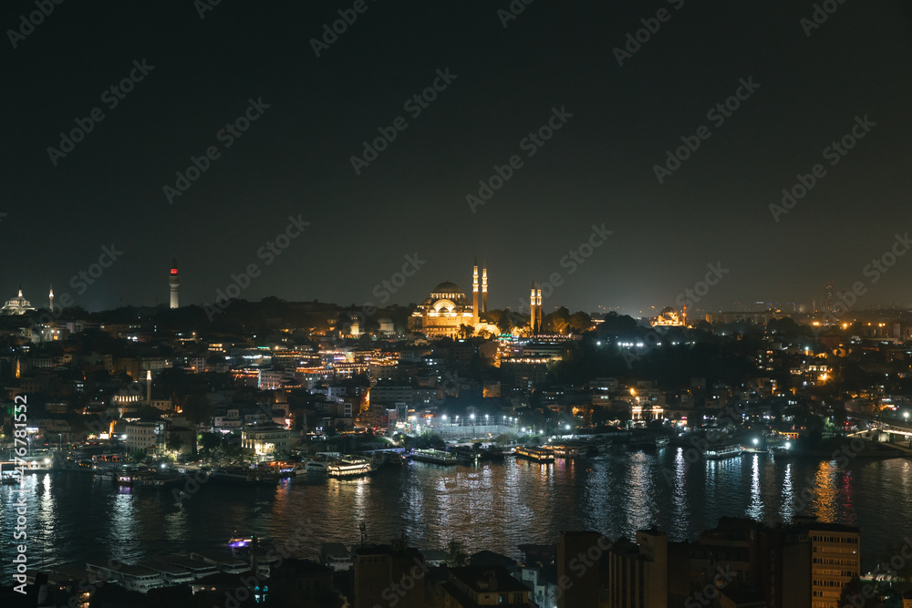 Fototapeta premium Istanbul background. Suleymaniye Mosque and cityscape of Istanbul at night